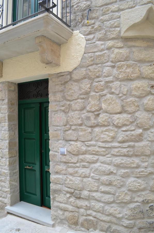 B&B La Casa Di Giulietta Castelmezzano Exterior foto
